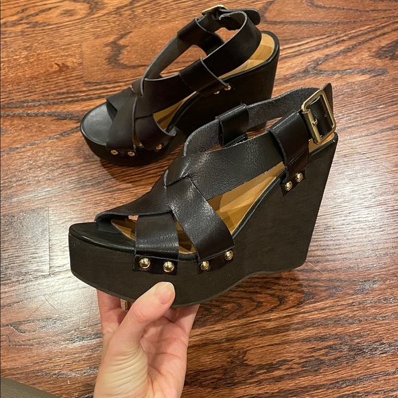 Steve Madden Shoes - Steve Madden Black Platform Sandals